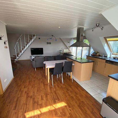 Moderne Maisonette-Wohnung Am Karpfenteich; Modern Apartment With View Of The Carp Pond Barmstedt Bagian luar foto