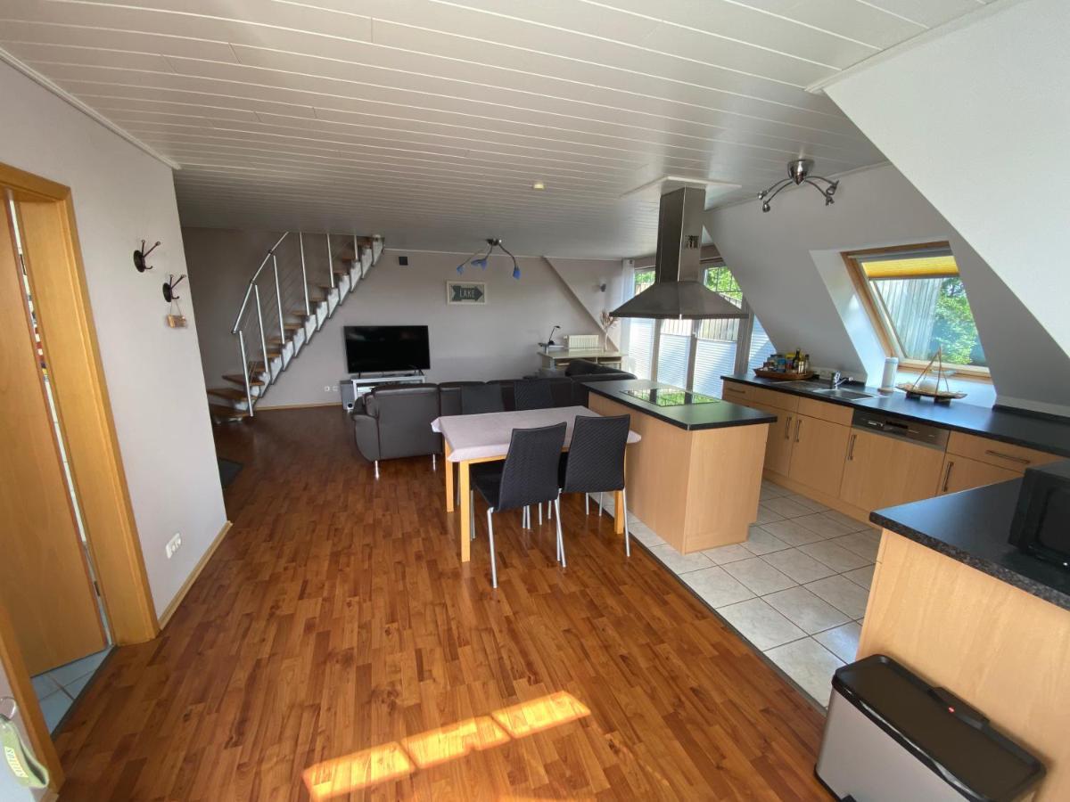 Moderne Maisonette-Wohnung Am Karpfenteich; Modern Apartment With View Of The Carp Pond Barmstedt Bagian luar foto