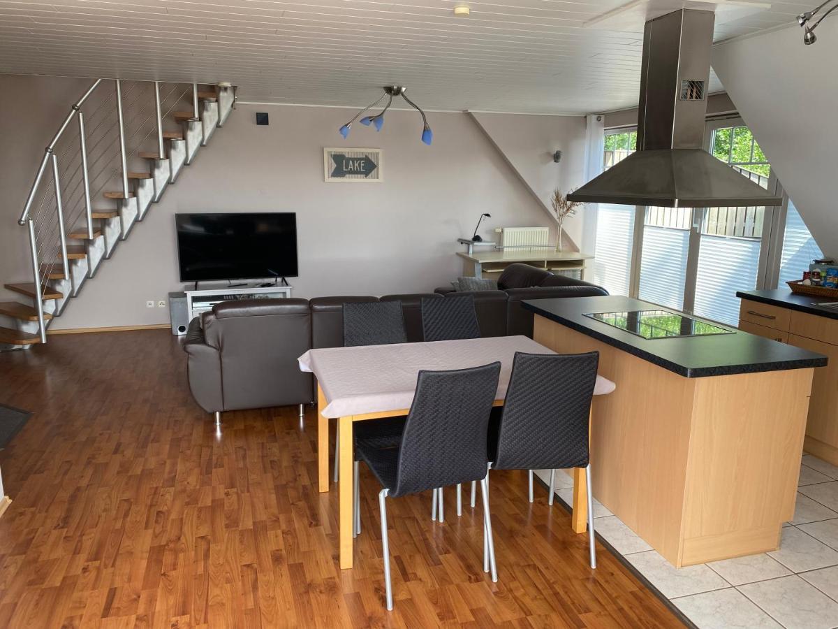 Moderne Maisonette-Wohnung Am Karpfenteich; Modern Apartment With View Of The Carp Pond Barmstedt Bagian luar foto