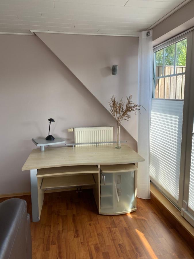 Moderne Maisonette-Wohnung Am Karpfenteich; Modern Apartment With View Of The Carp Pond Barmstedt Bagian luar foto