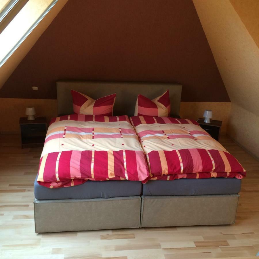 Moderne Maisonette-Wohnung Am Karpfenteich; Modern Apartment With View Of The Carp Pond Barmstedt Bagian luar foto