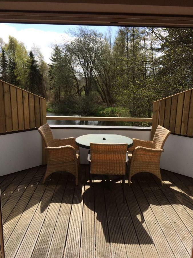 Moderne Maisonette-Wohnung Am Karpfenteich; Modern Apartment With View Of The Carp Pond Barmstedt Bagian luar foto