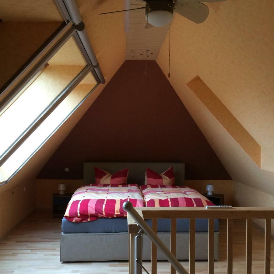 Moderne Maisonette-Wohnung Am Karpfenteich; Modern Apartment With View Of The Carp Pond Barmstedt Bagian luar foto