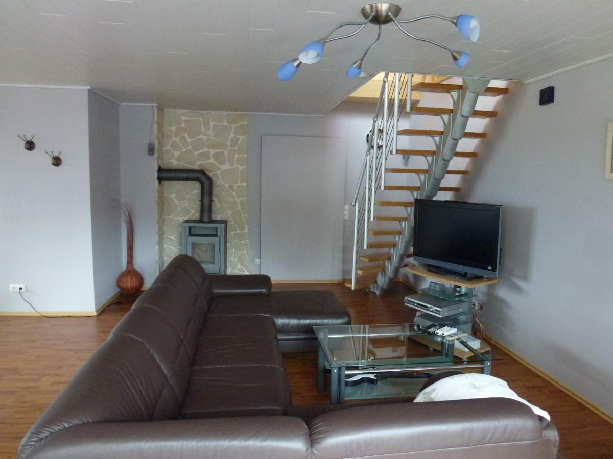 Moderne Maisonette-Wohnung Am Karpfenteich; Modern Apartment With View Of The Carp Pond Barmstedt Bagian luar foto